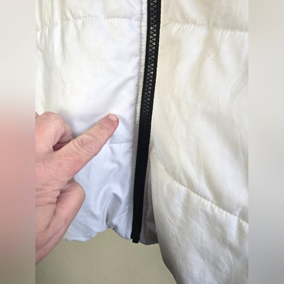 Women's Nike Therma-Fit Puffer Hooded Parka, Size Medium - Picture 3 of 5